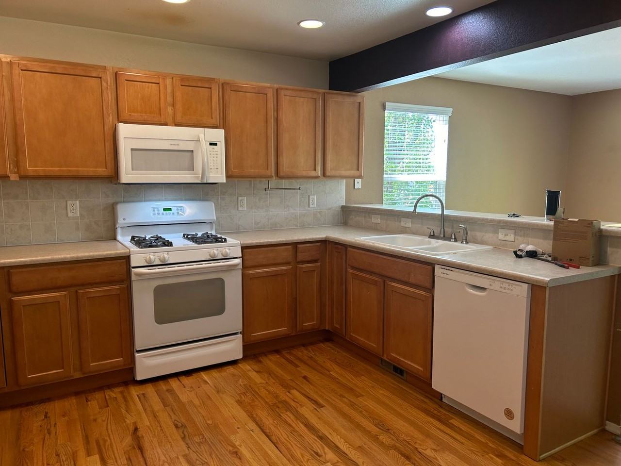 1332 Vinson St - Photo 5 of 13