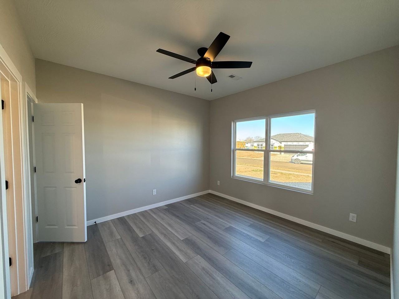 132 Bailey Dr - Photo 4 of 13