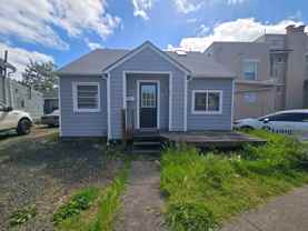 215 Nw Kings Blvd - Photo 1 of 1