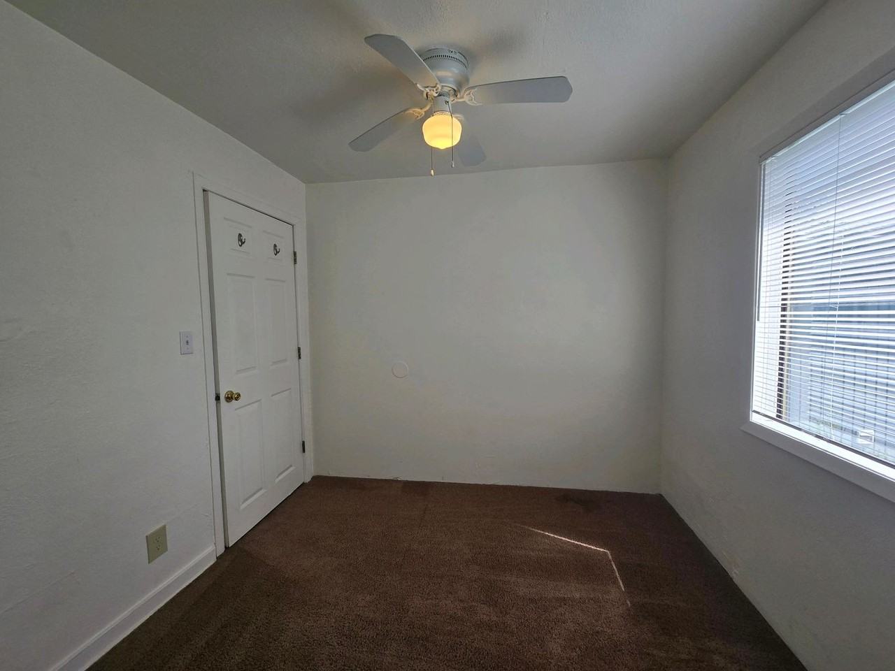 215 Nw Kings Blvd - Photo 7 of 24