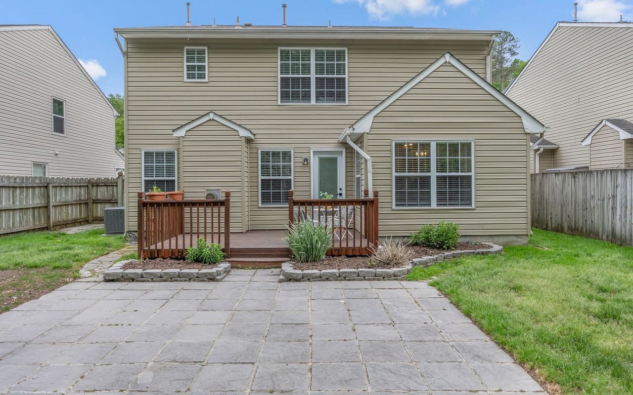 2548 Farmworth Trl - Photo 2 of 44