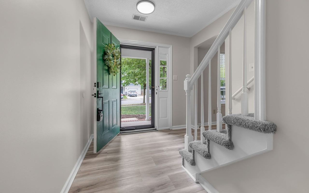 2548 Farmworth Trl - Photo 6 of 44