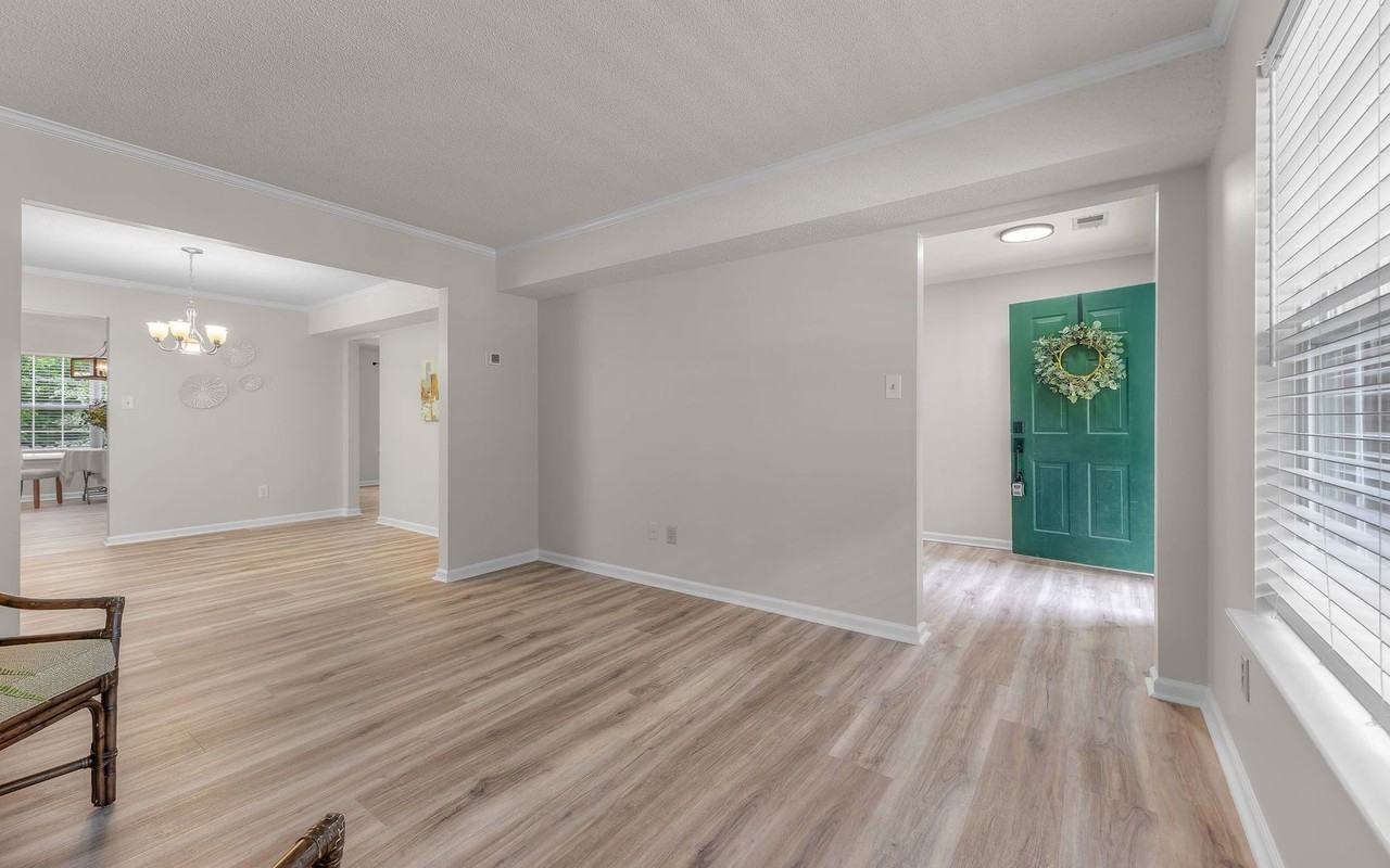 2548 Farmworth Trl - Photo 7 of 44
