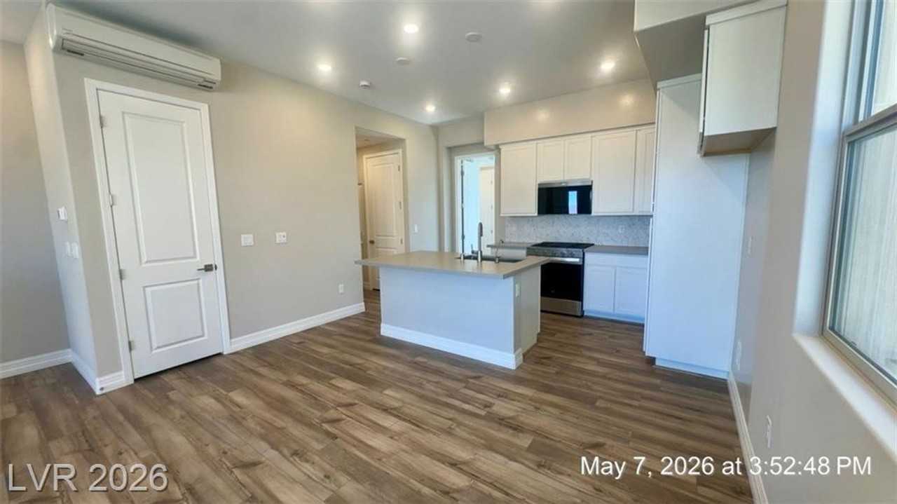 10051 Hematite Pl #18 - Photo 3 of 48