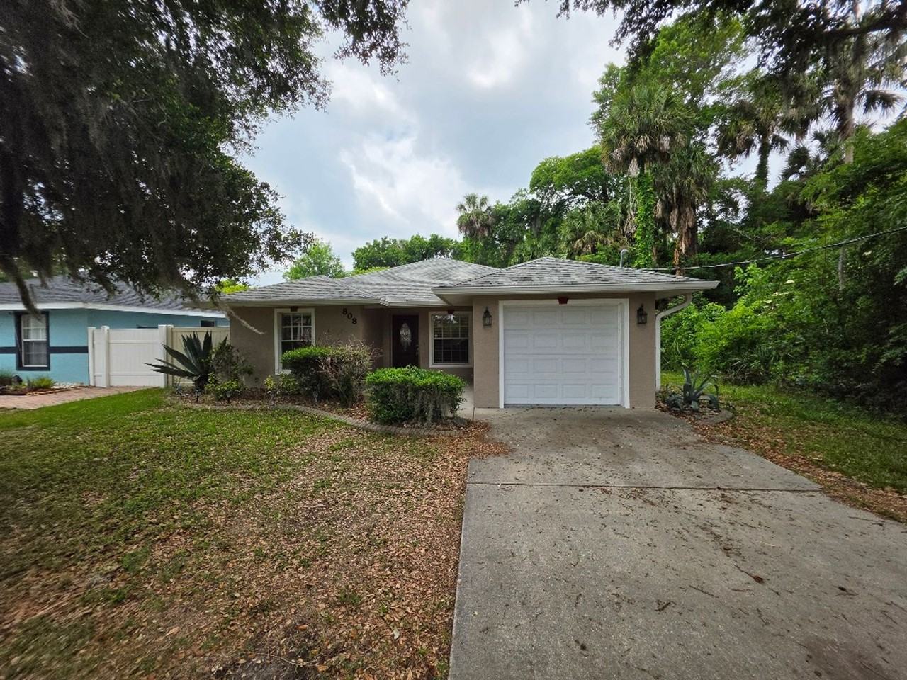 808 Valencia Ave - Photo 2 of 22
