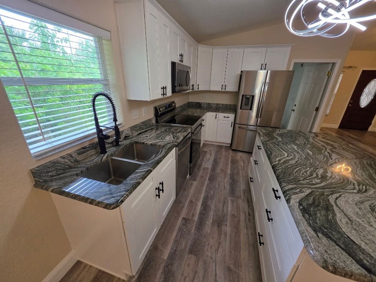 808 Valencia Ave - Photo 6 of 22