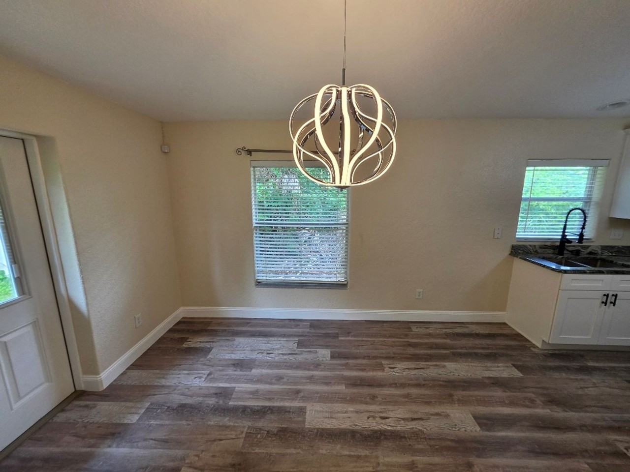 808 Valencia Ave - Photo 7 of 22