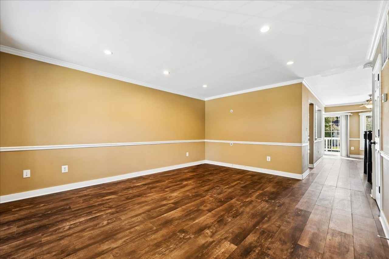 6630 Commodore Ct - Photo 7 of 36