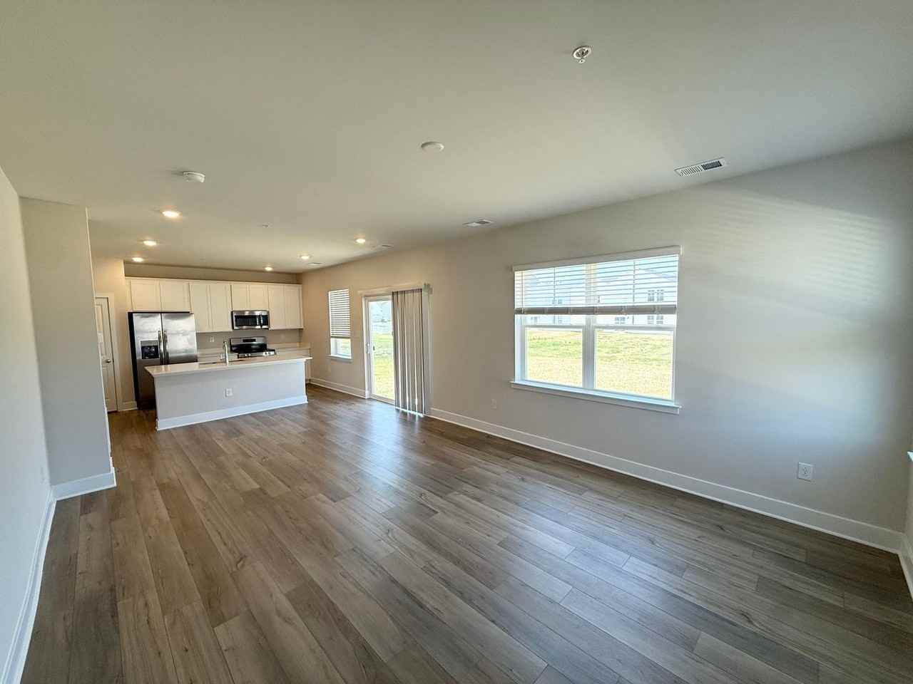 1670 Lake Placid Dr - Photo 2 of 30