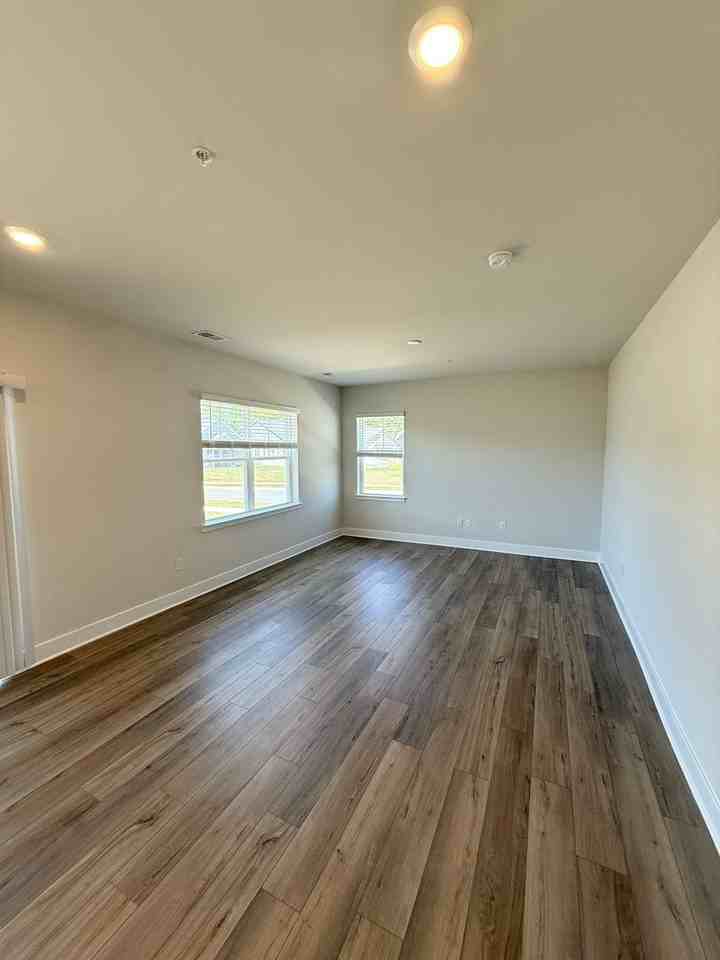 1670 Lake Placid Dr - Photo 3 of 30