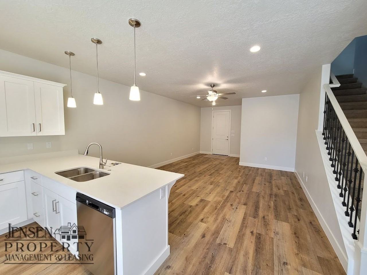 538 N 550 W - Photo 4 of 23