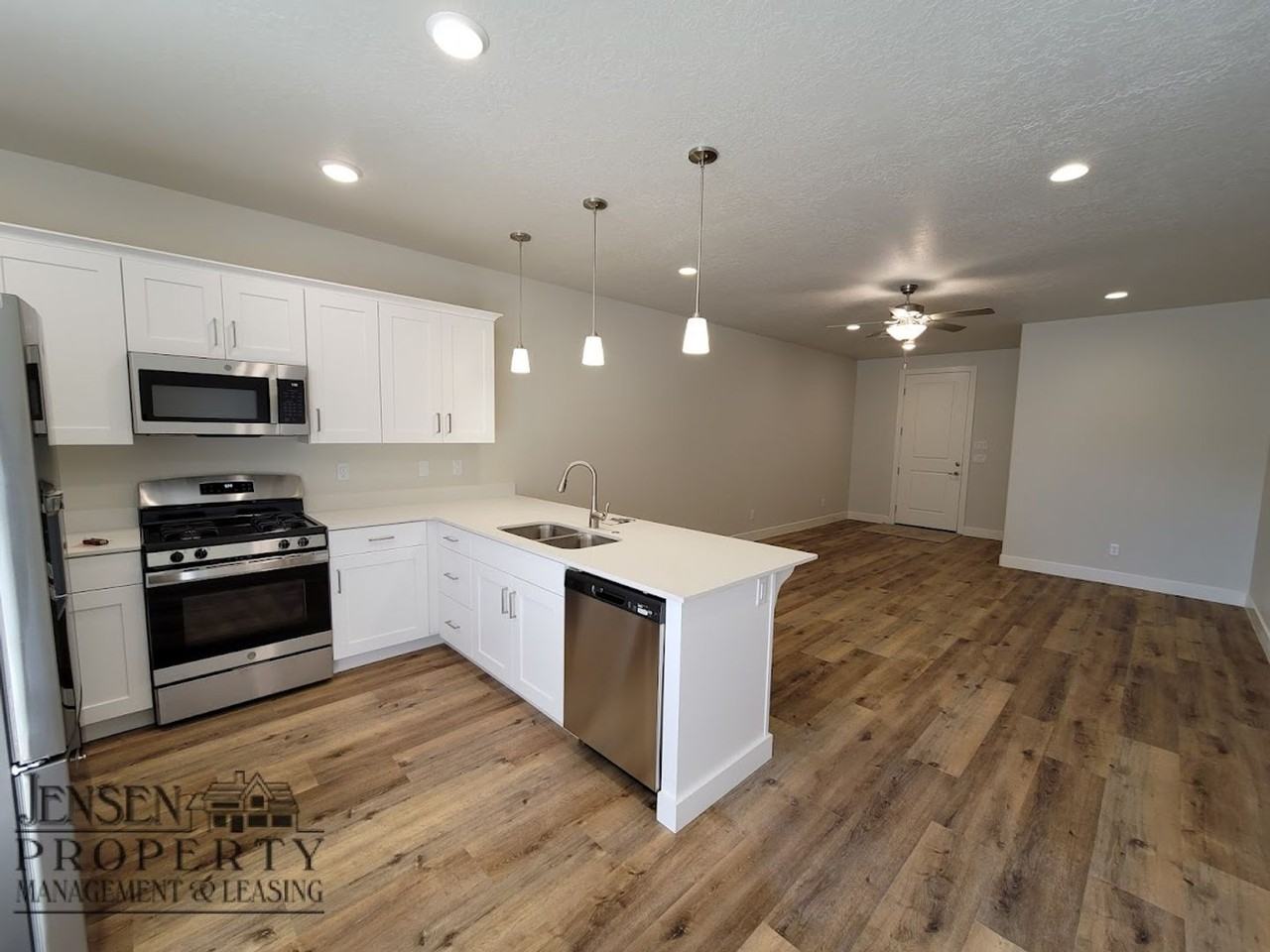 538 N 550 W - Photo 5 of 23