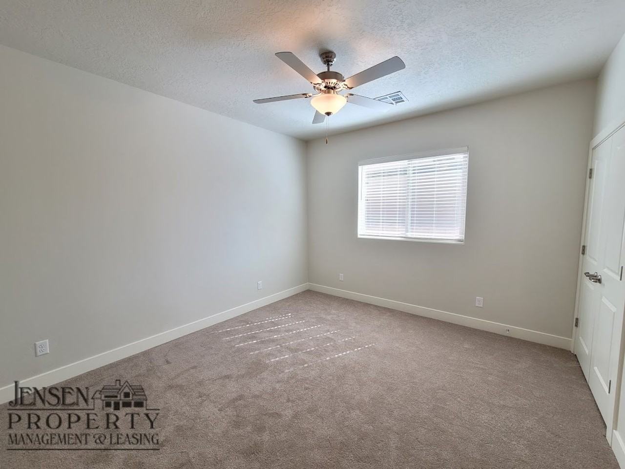 538 N 550 W - Photo 7 of 23
