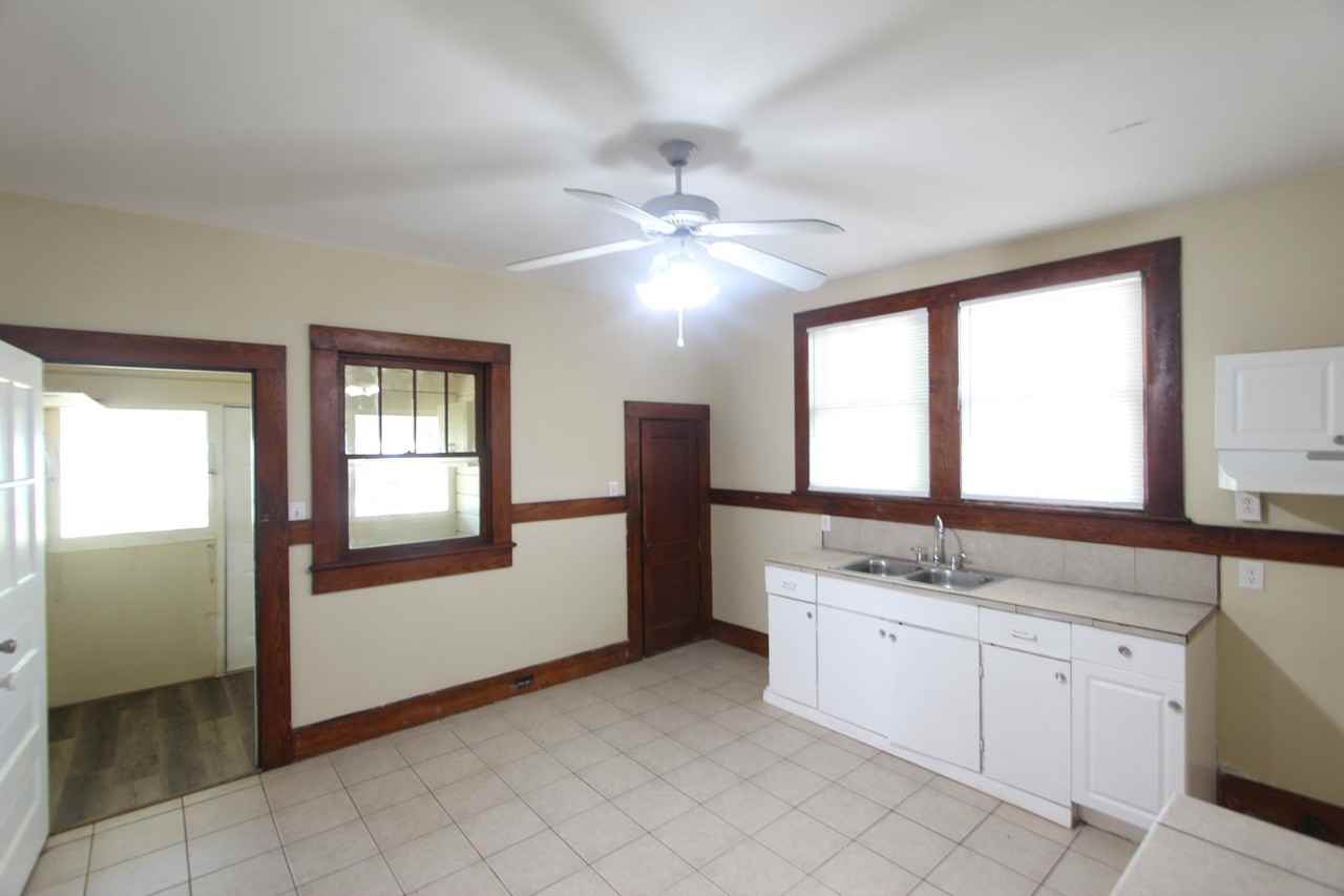 4724 Court R - Photo 6 of 10