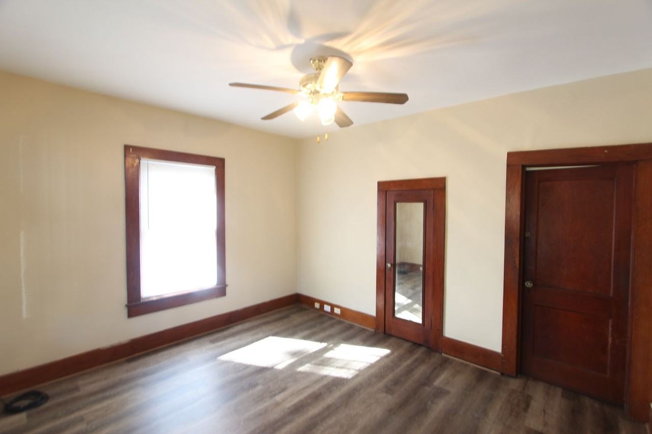 4724 Court R - Photo 7 of 10
