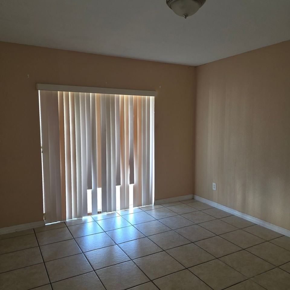 1707 Michigan Ave - Photo 2 of 11