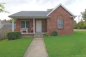 featured image of 413 N West End Blvd