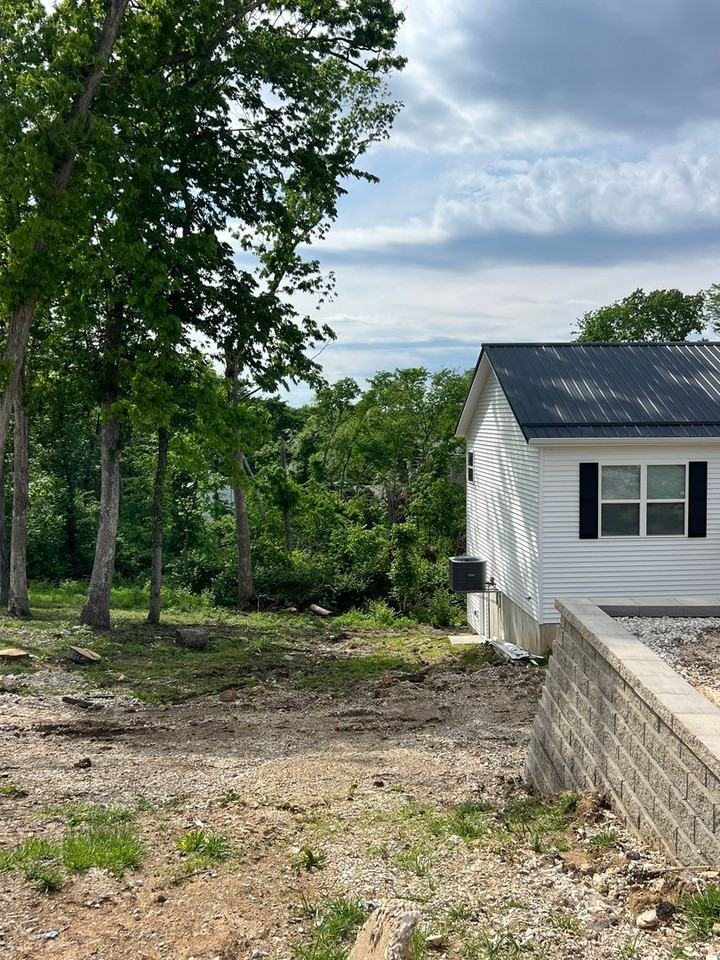 203 Baker St - Photo 2 of 26