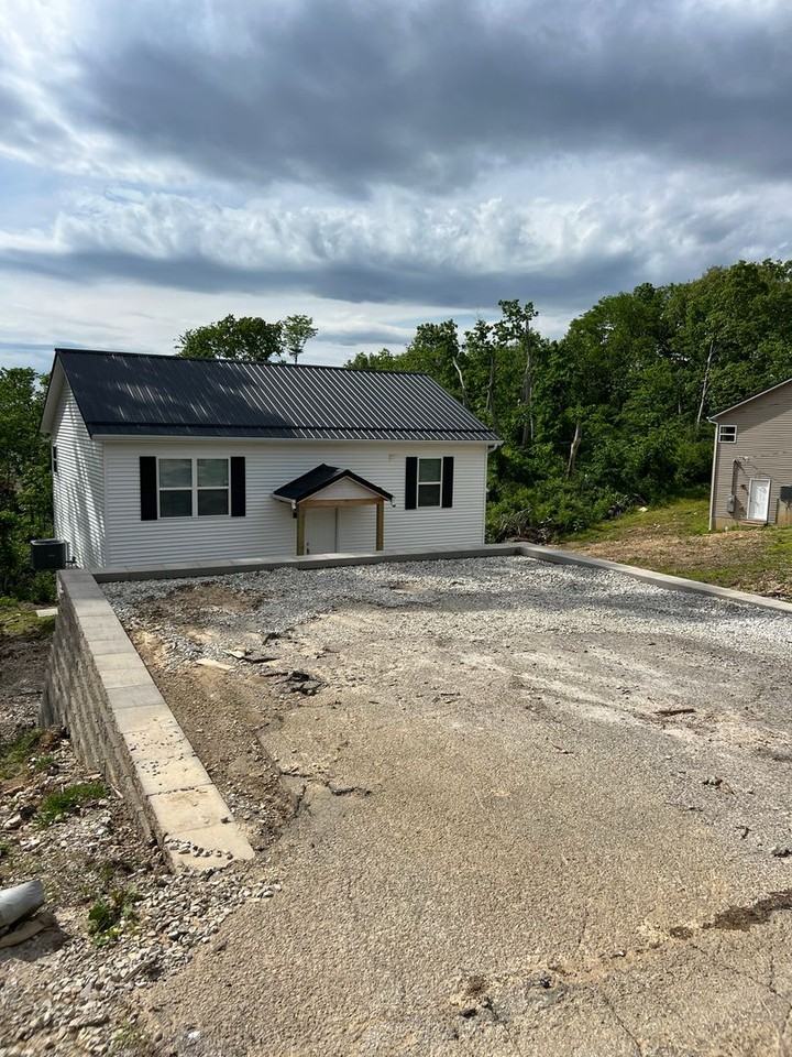 203 Baker St - Photo 3 of 26
