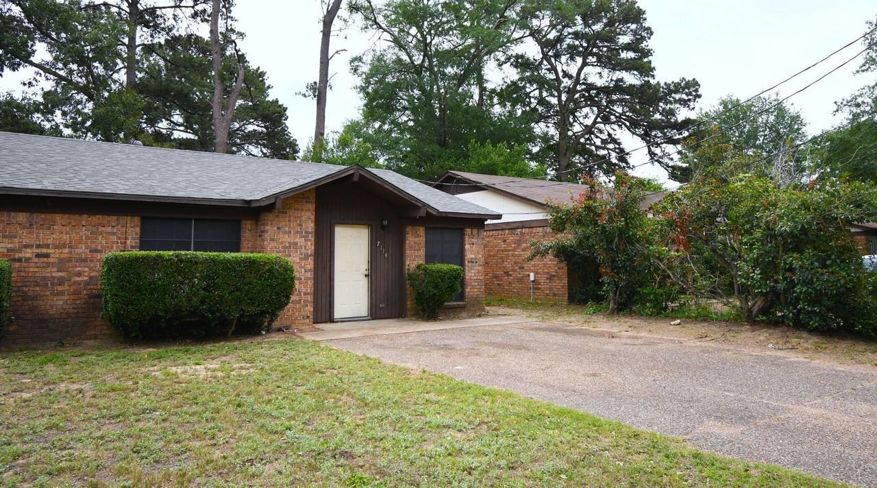 7114 Gatewood Dr - Photo 3 of 19