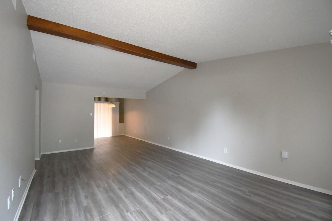 7114 Gatewood Dr - Photo 4 of 19