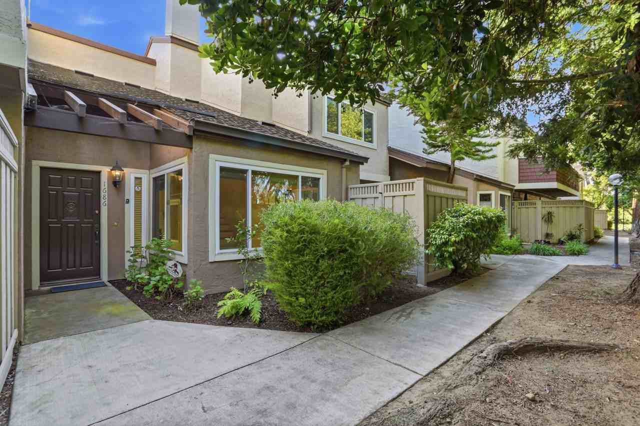 1686 Las Piedras Ct