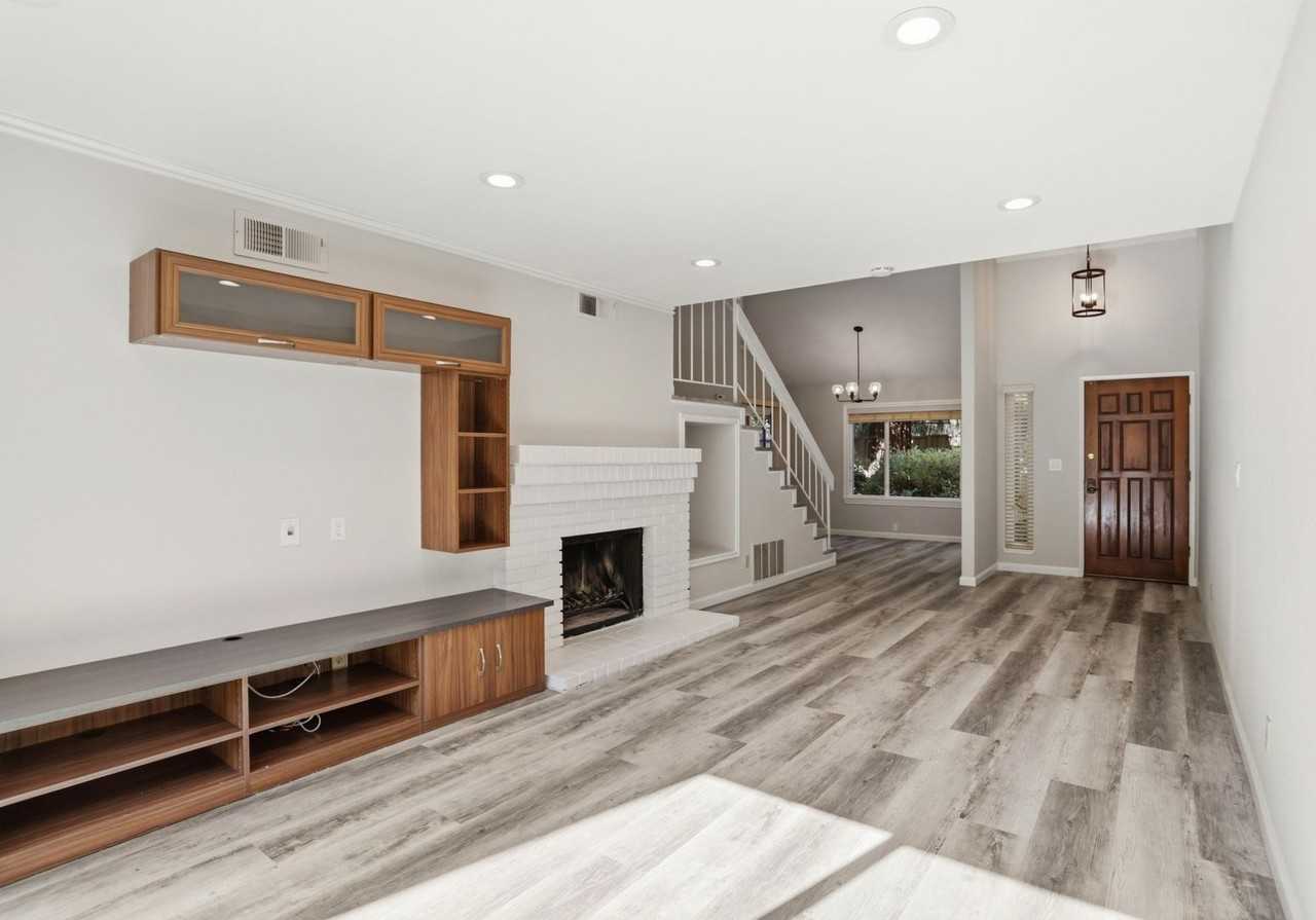 1686 Las Piedras Ct - Photo 5 of 19