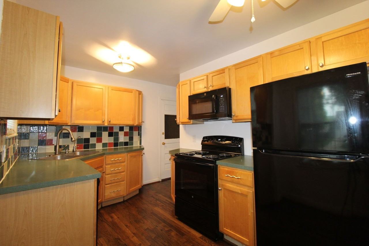 5016 W 57th Ter - Photo 6 of 12