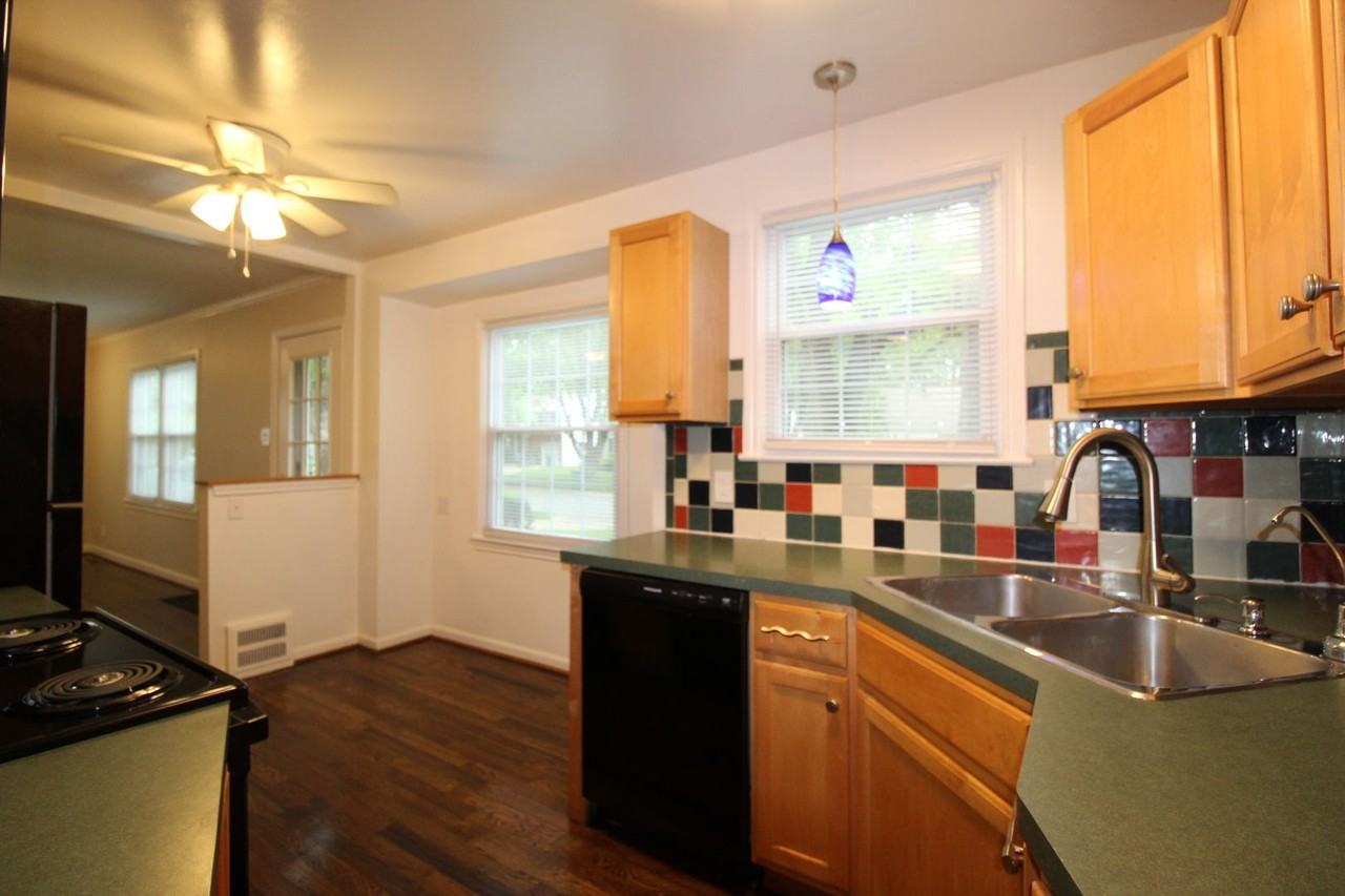 5016 W 57th Ter - Photo 7 of 12