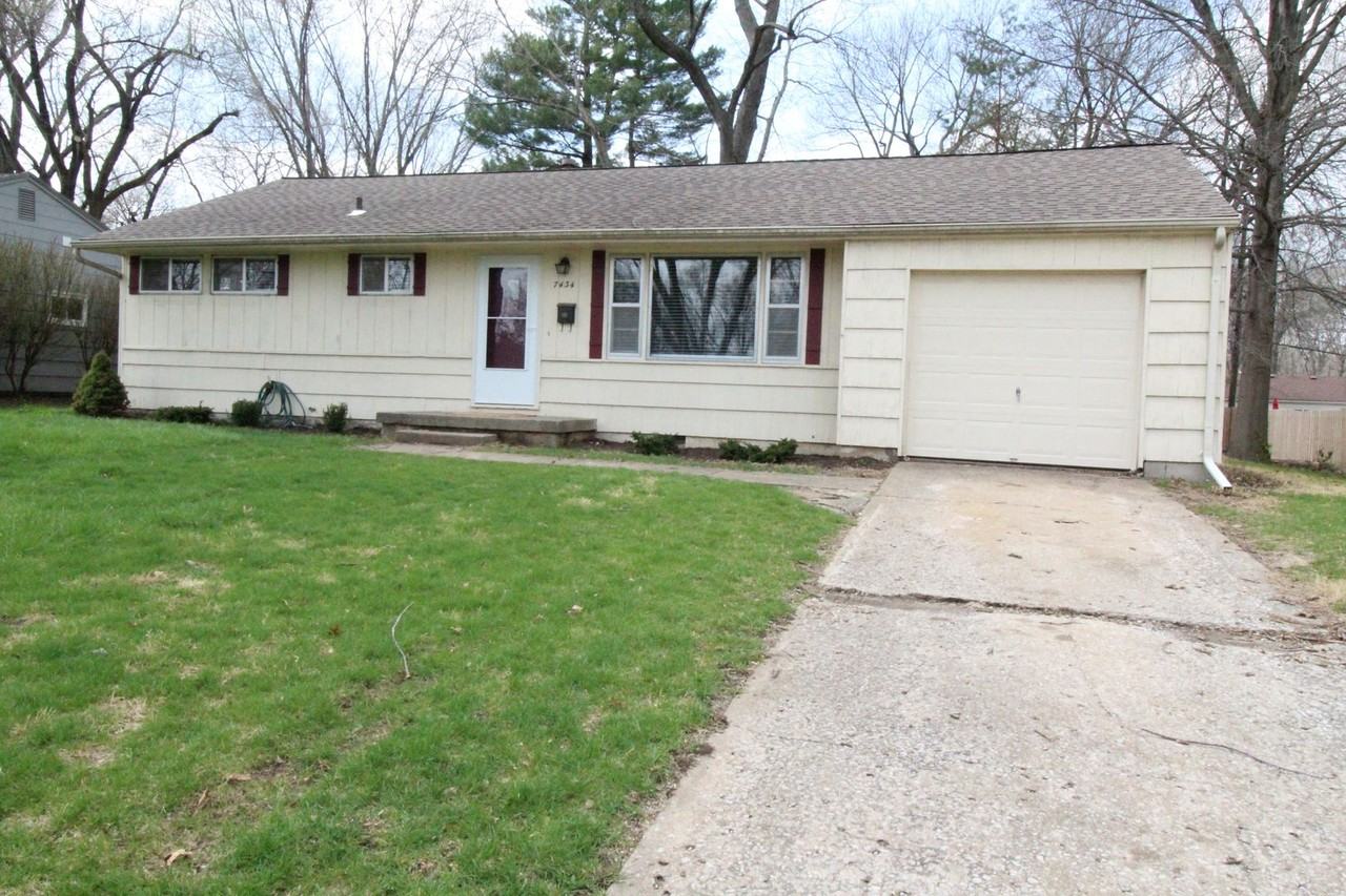 7434 Maple Ln - Photo 2 of 19