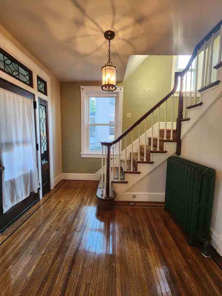 470 Maple St - Photo 7 of 29