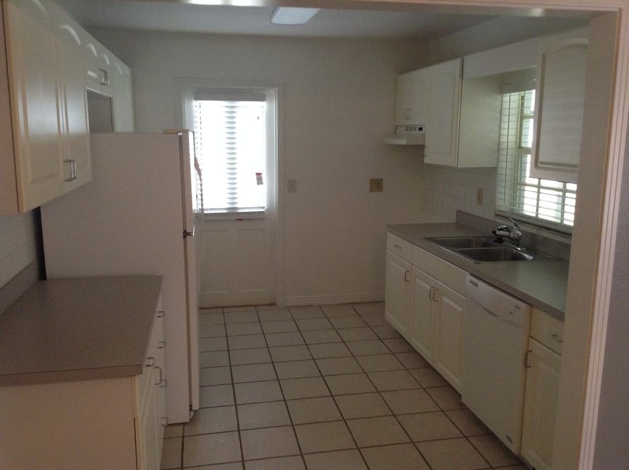 3109 Nancy St - Photo 3 of 12