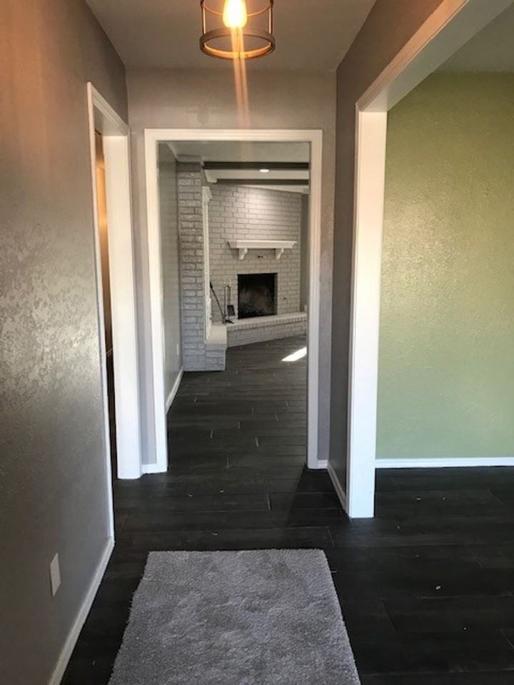 11404 N Ann Arbor Ave - Photo 2 of 22