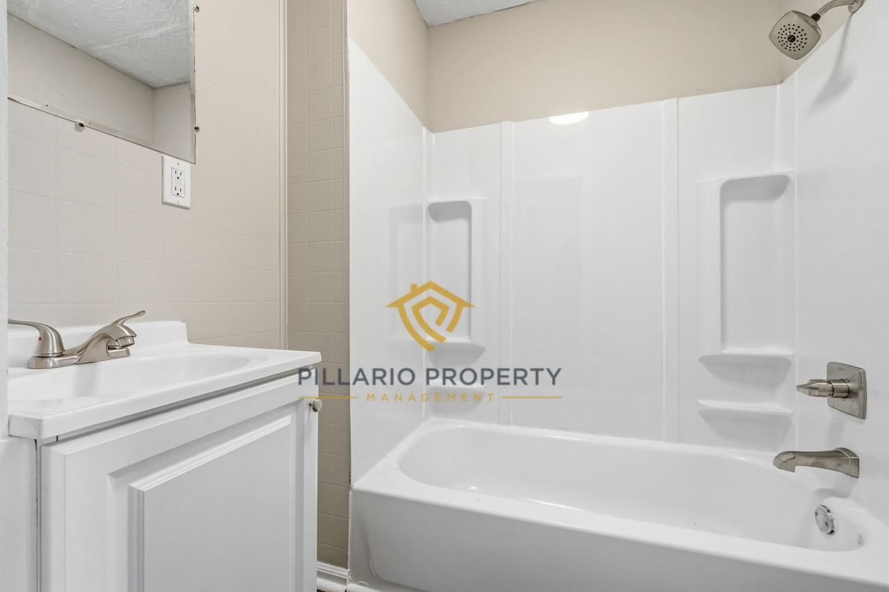 3383 Station St - Photo 6 of 22