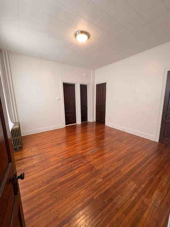 729 W Princess St #1 - Photo 7 of 17
