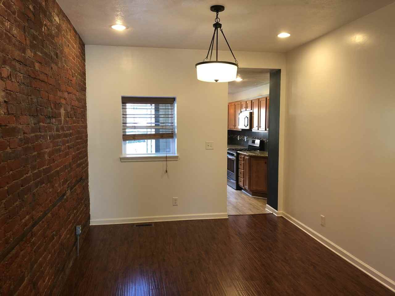 241 42nd St - Photo 5 of 41