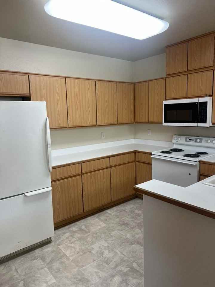 952 S 11th St - Photo 2 of 27
