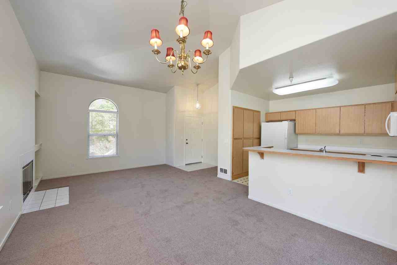 952 S 11th St - Photo 3 of 27