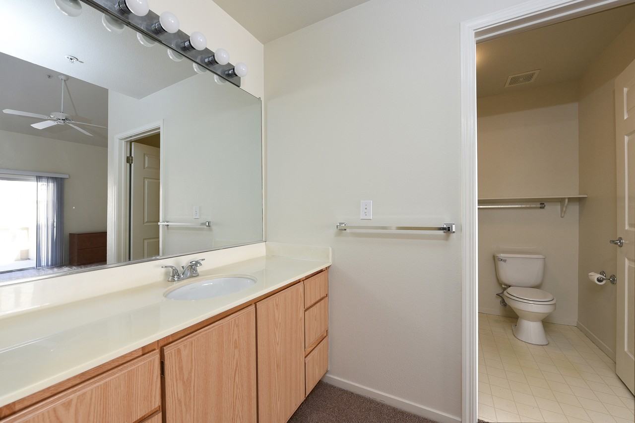 952 S 11th St - Photo 4 of 27
