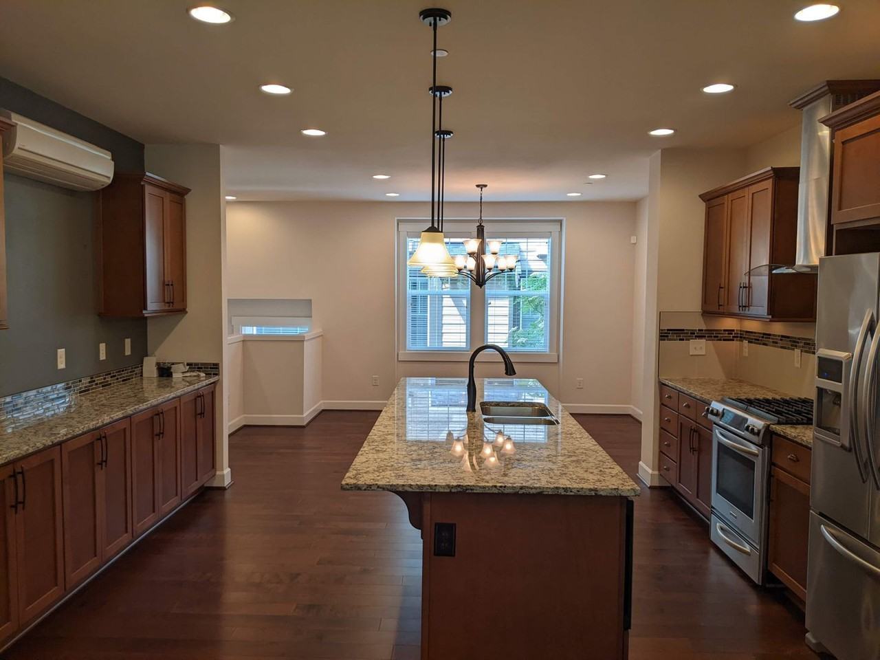 1320 Chelsea Walk Ne - Photo 2 of 18