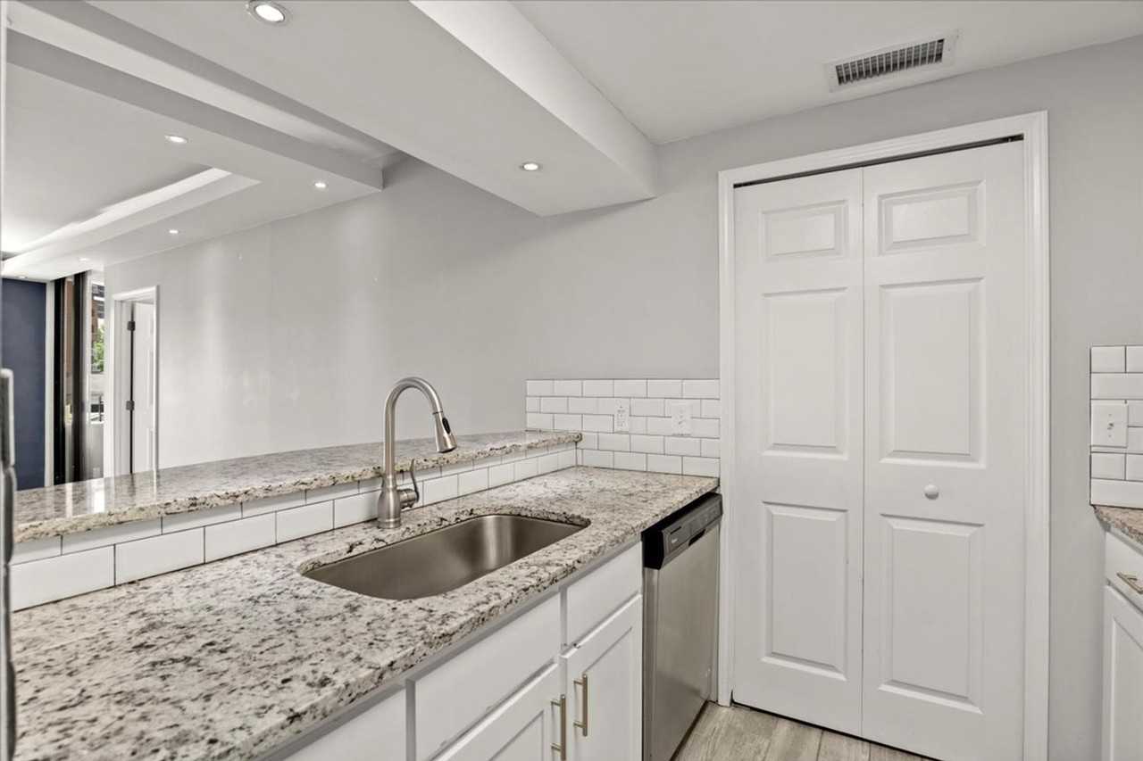 3481 Lakeside Dr Ne #1007 - Photo 2 of 41