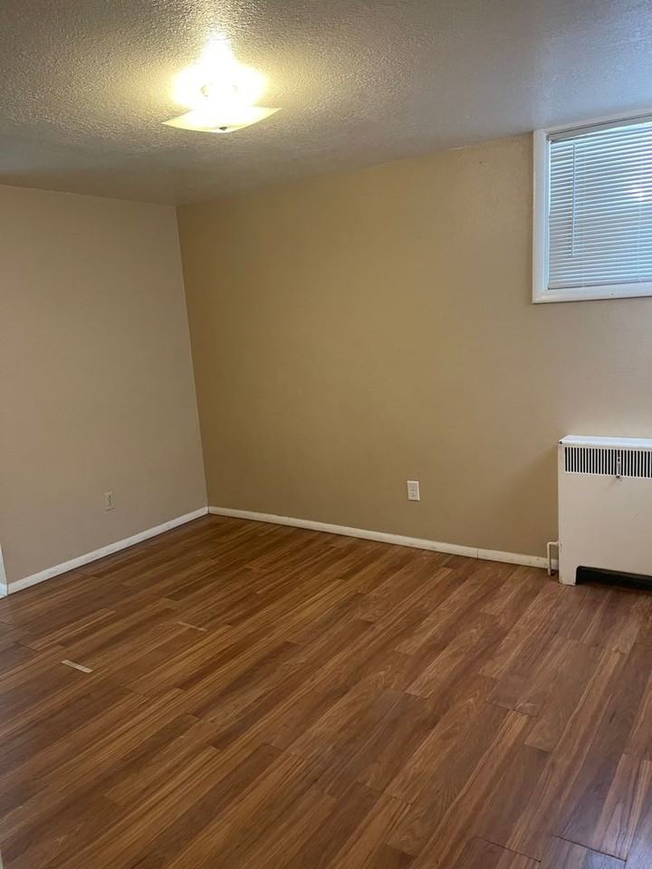 752 Sage St Apt 3c - Photo 3 of 7