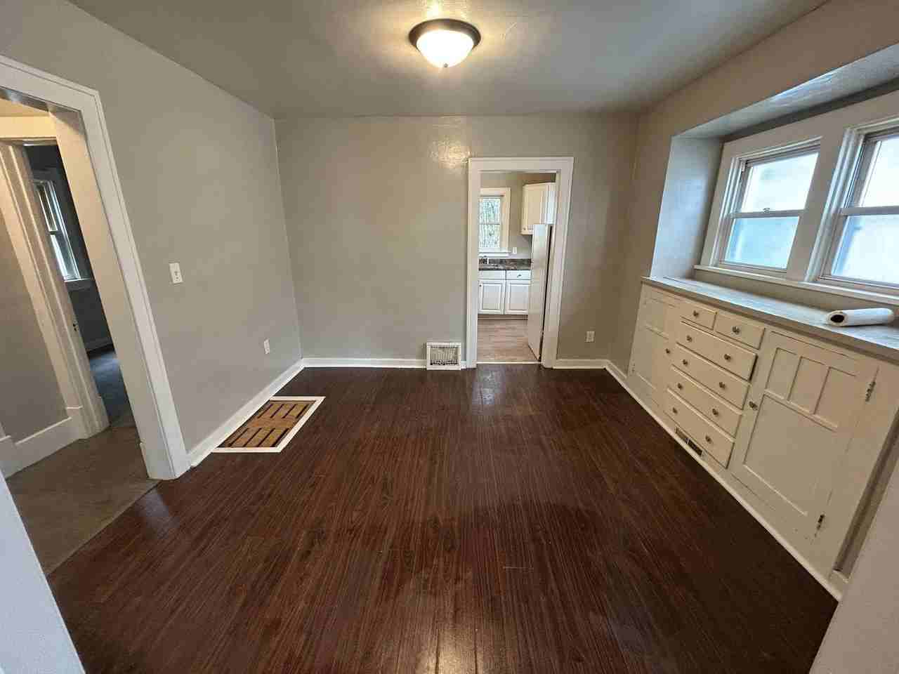 1811 Loxley Rd - Photo 3 of 12