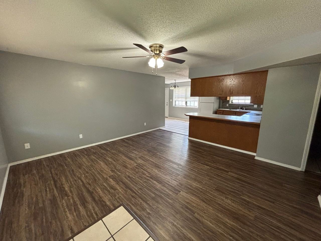 1411 N Pittsburg Ave - Photo 2 of 10