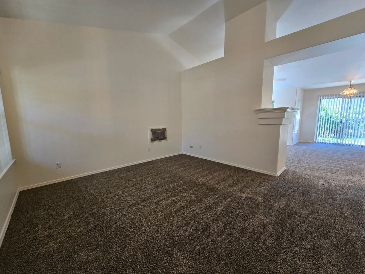 1620 Westmont Ln - Photo 3 of 15