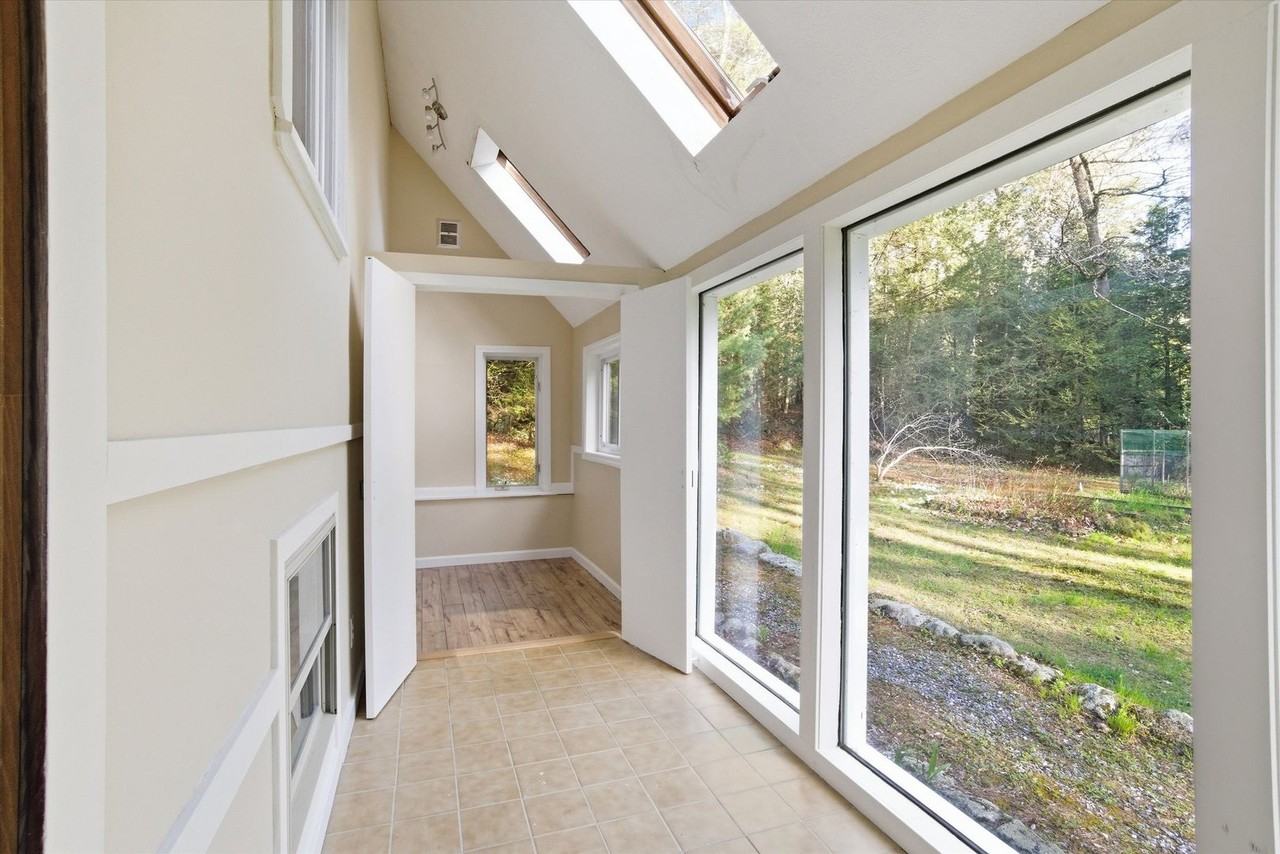 46 Spring Rd - Photo 7 of 42