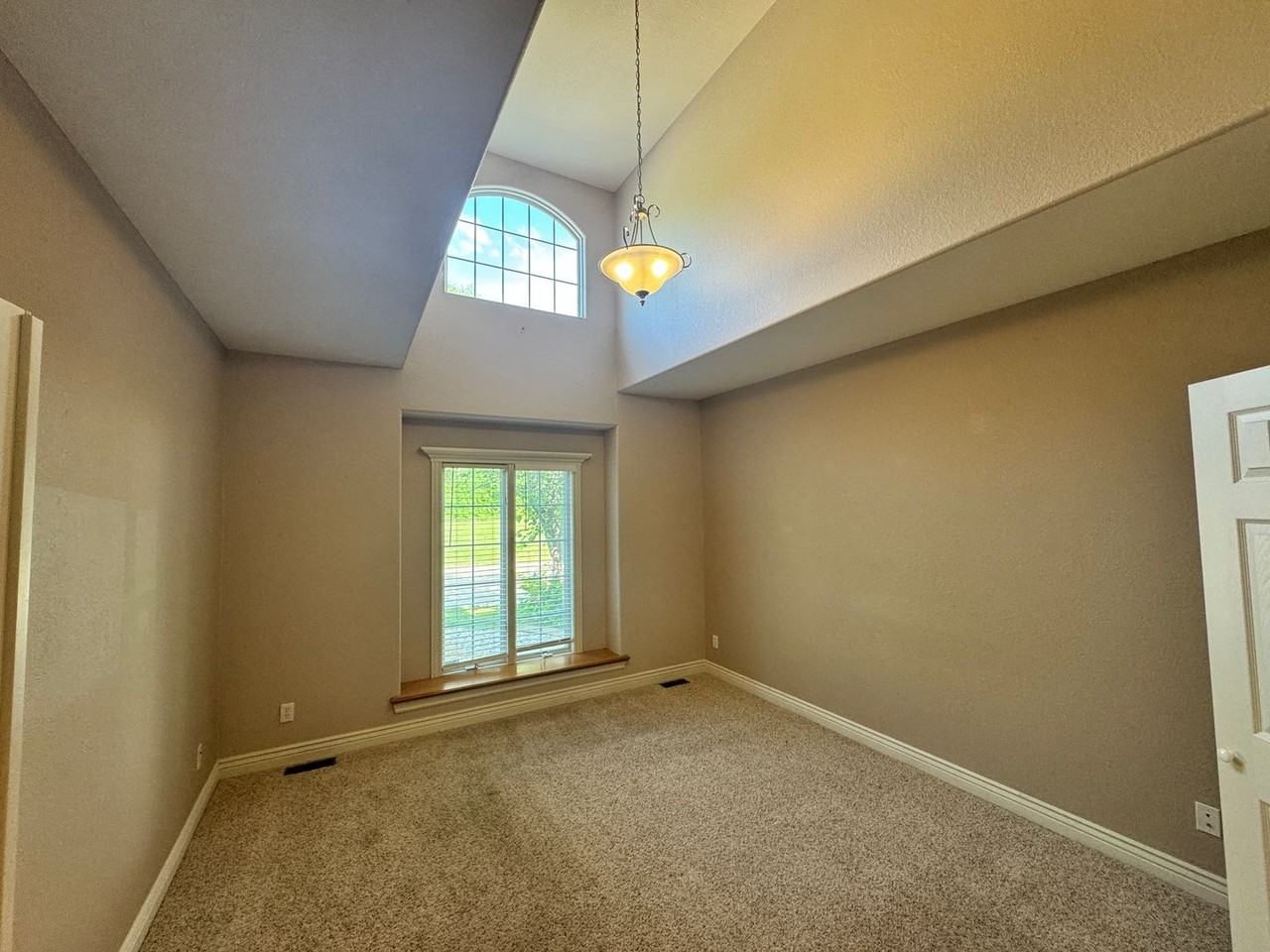 1704 Mulligan Pl - Photo 3 of 14