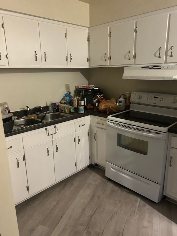190 Maple Avenue - Photo 4 of 10