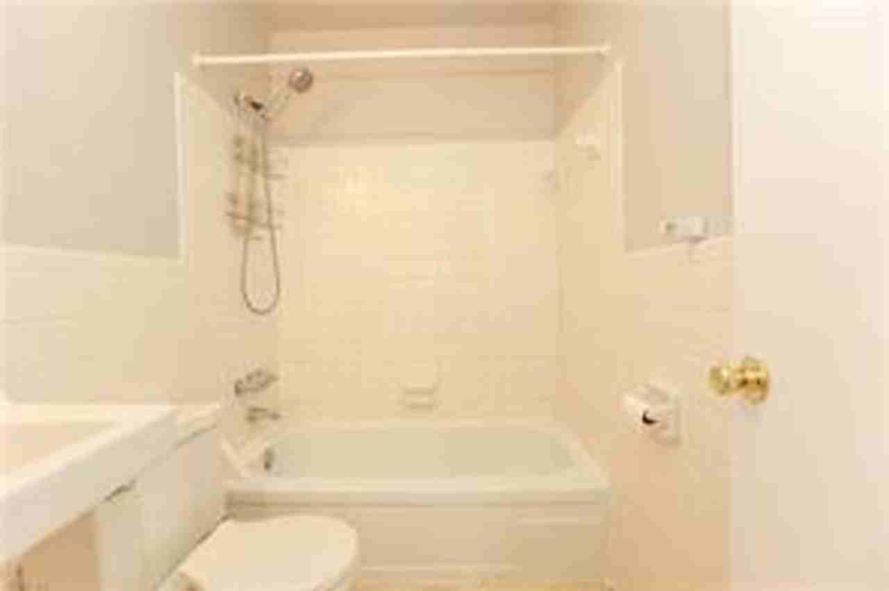 190 Maple Avenue - Photo 5 of 10