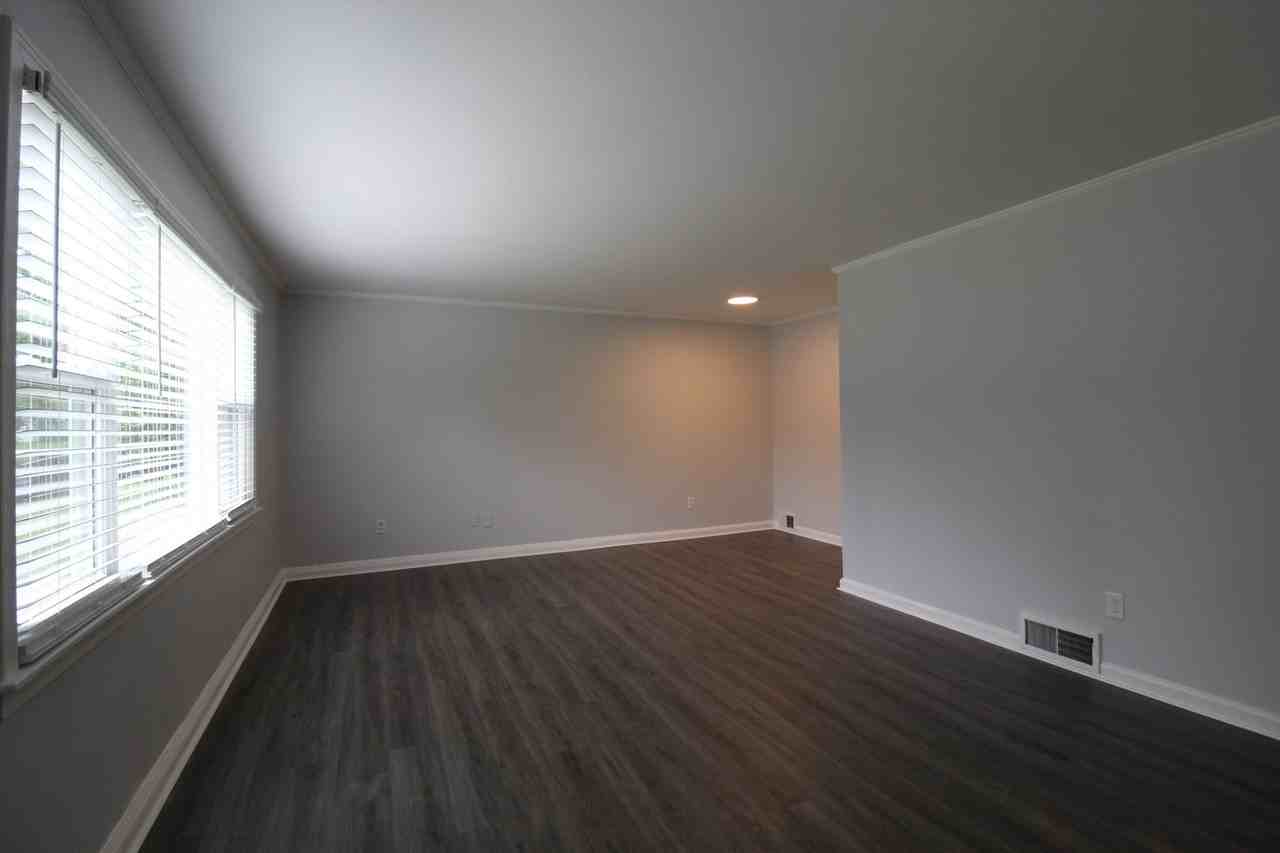 2504 W 76th St - Photo 3 of 14